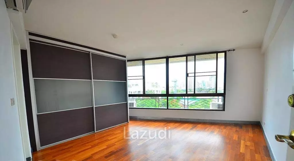 3 Bed 4 Bath 273 SQ.M Prime Mansion Promsri