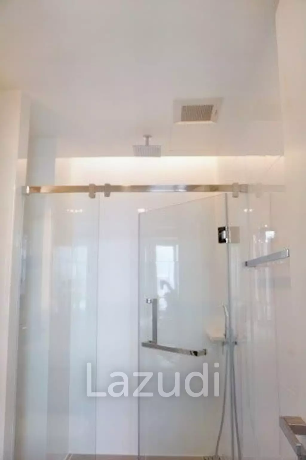 1 Bed 1 Bath 35 SQ. M The Room Sukhumvit 69