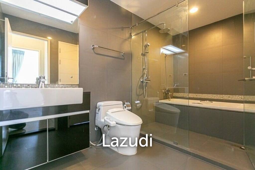 1 Bed 1 Bath 52 SQ.M at The Crest Sukhumvit 34