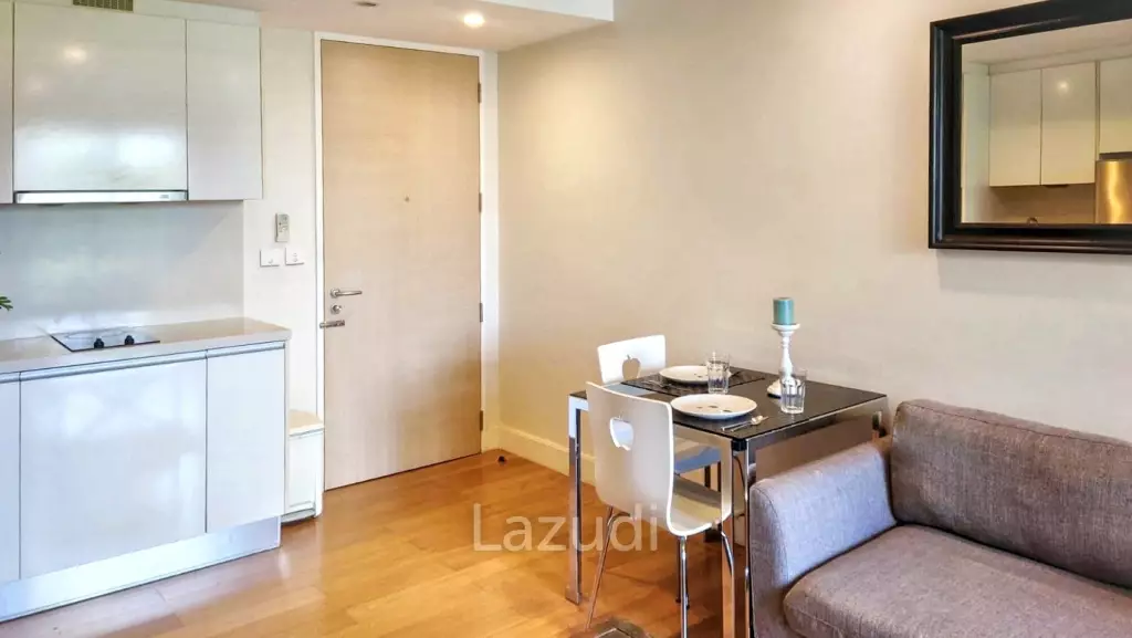 1 Bed 1 Bath 43 SQ.M Collezio Sathorn-Pipat