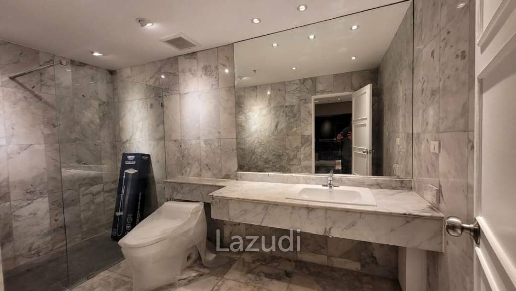 3 beds 252SQ.M Beachfront condo for sale
