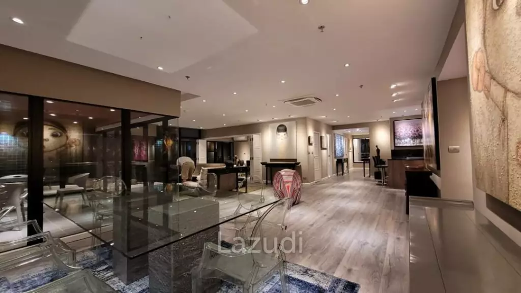 3 beds 252SQ.M Beachfront condo for sale