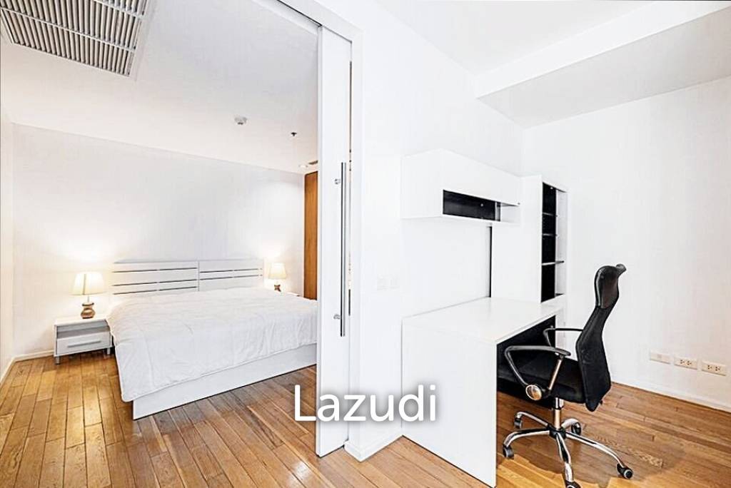 1 Bed 65 SQ.M. The Legend Saladaeng For Rent