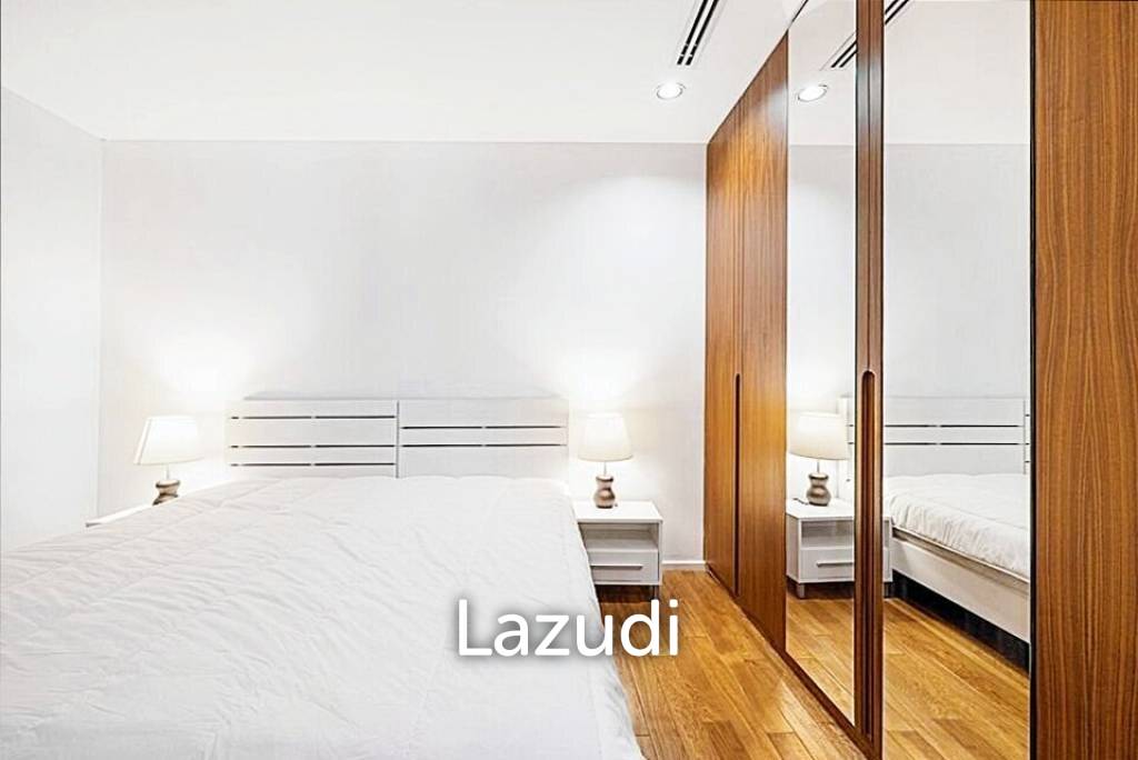 1 Bed 65 SQ.M. The Legend Saladaeng For Rent