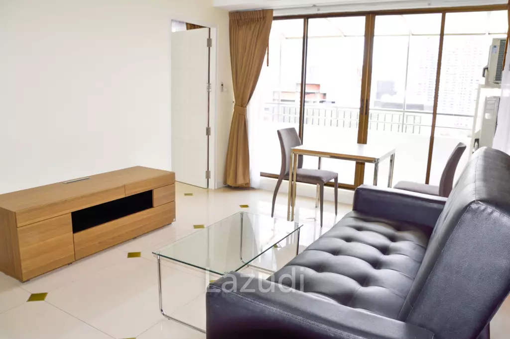 Diamond Tower 2BED 1BATH sqm Fully Furnished 200m. to Chong Nonsi BTS Station