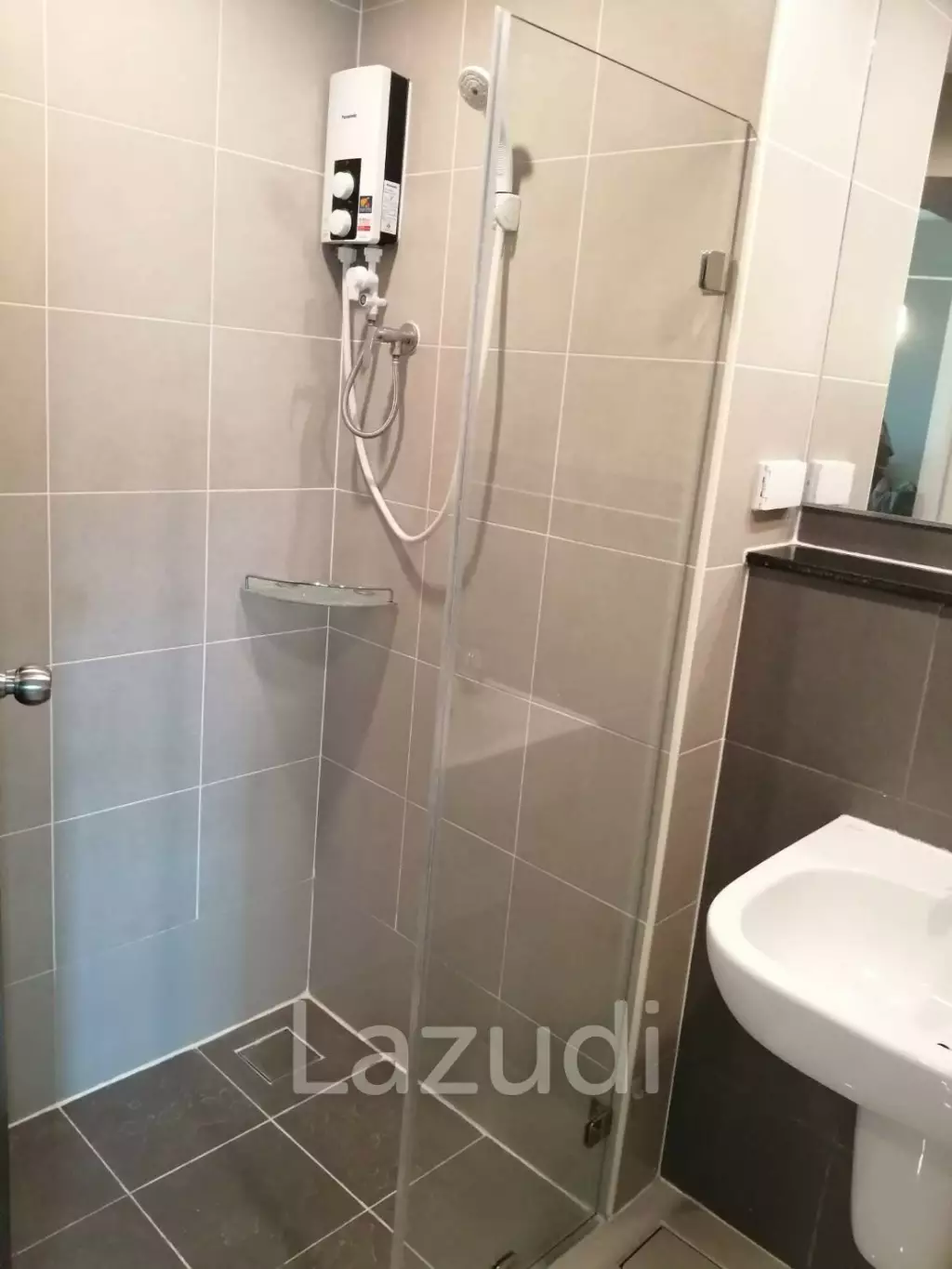 One Plus Business Park 4 Fully-Furnisued 1-BR for SALE
