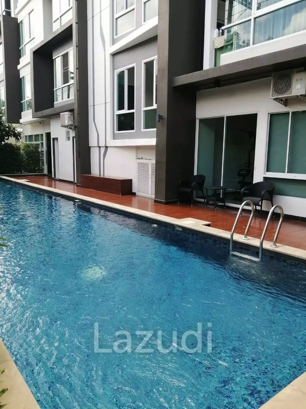 One Plus Business Park 4 Fully-Furnisued 1-BR for SALE