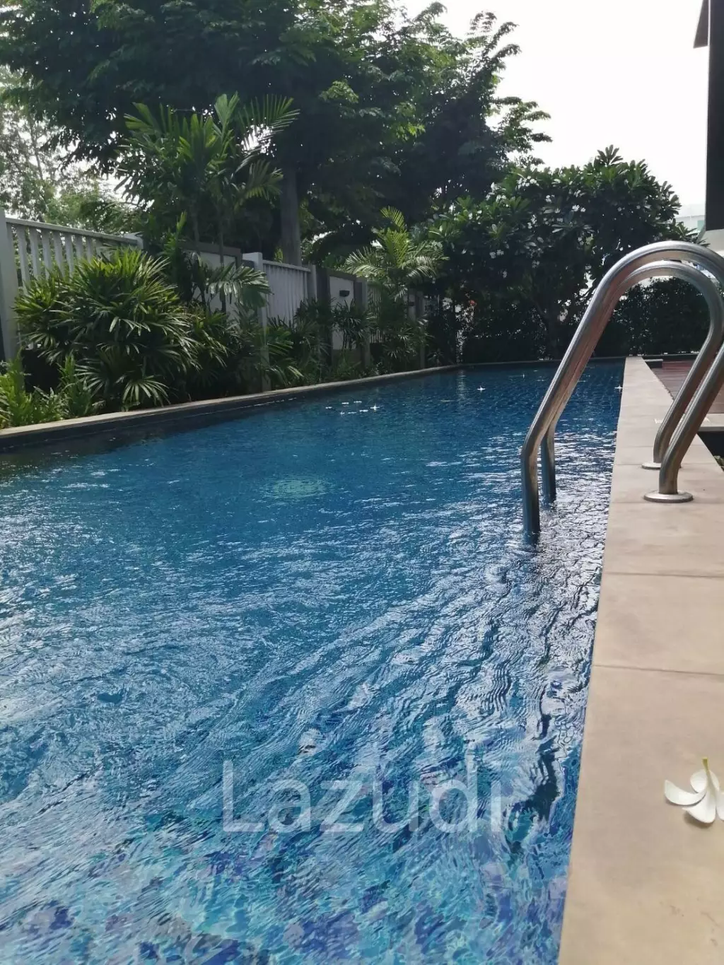One Plus Business Park 4 Fully-Furnisued 1-BR for SALE