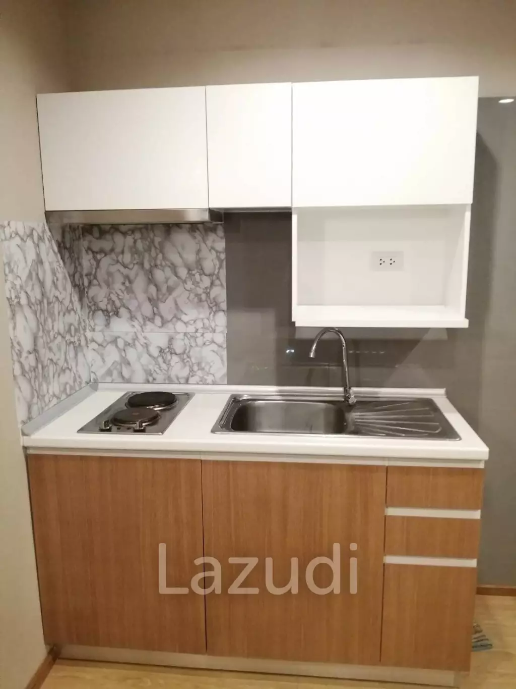 One Plus Business Park 4 Fully-Furnisued 1-BR for SALE