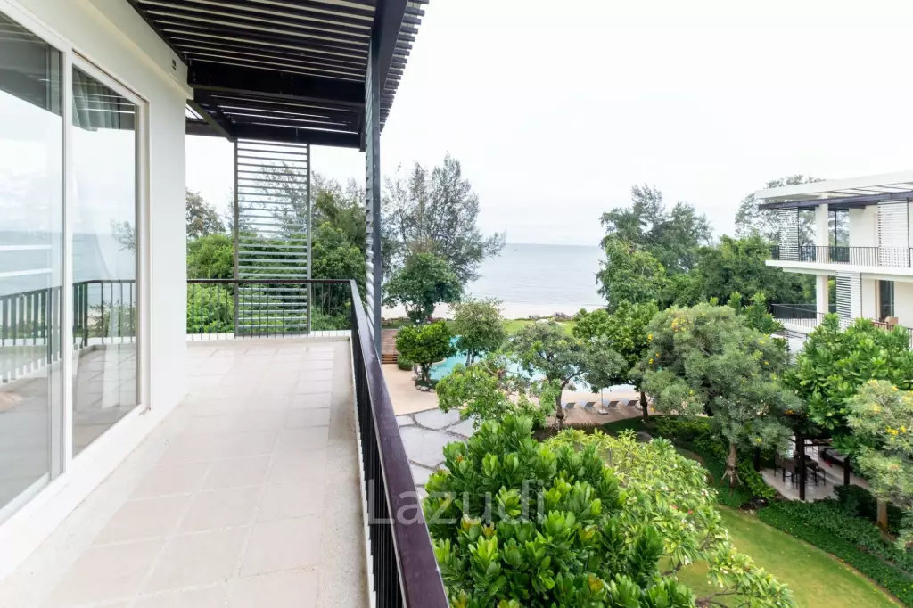 Luxurious penthouse with sea view