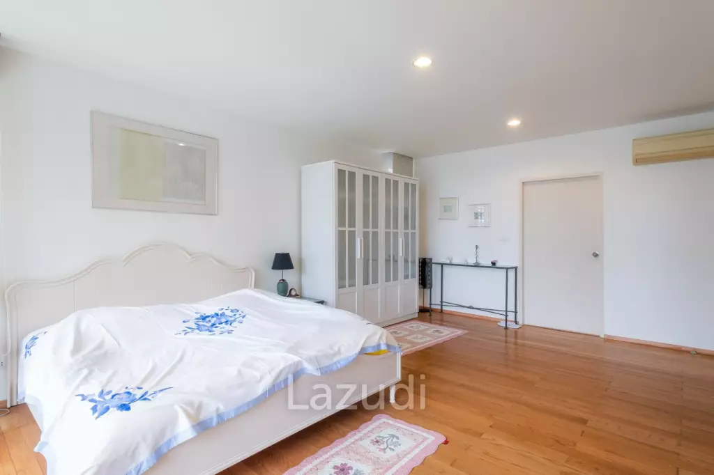 Luxury 3 bed Seaview condo
