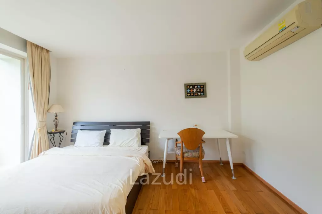 Luxury 3 bed Seaview condo