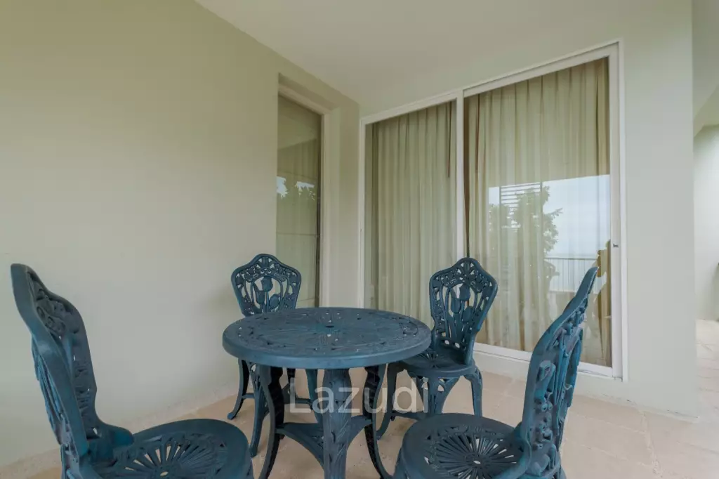 Luxury 3 bed Seaview condo
