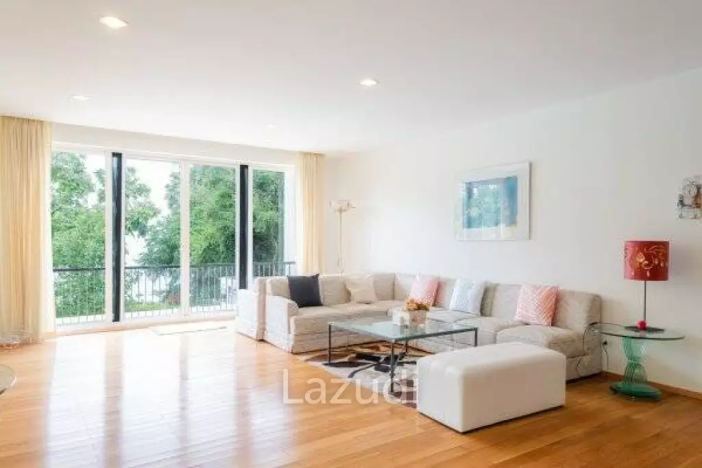 Luxury 3 bed Seaview condo