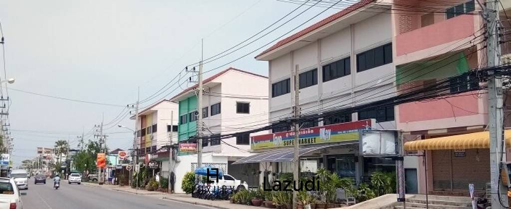 Multi Purpose Building for sale on a Prime Location in Cha-Am