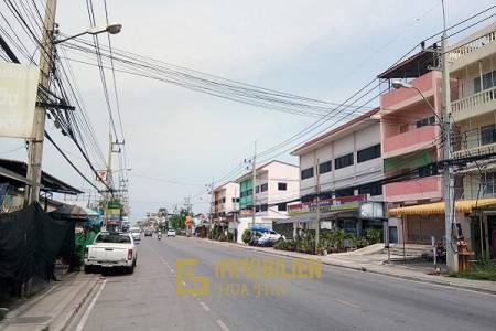 ขายอาคารพาณิชย์อเนกประสงค์ ทำเลที่ดีที่สุดในชะอำ