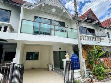 2 Bedroom Town House for Sale near Big C Mae Hia - ด่วนขายบ้าน เชียงใหม่ ติด Big C แม่เหียะ ทำใหม่ทั้งหลัง