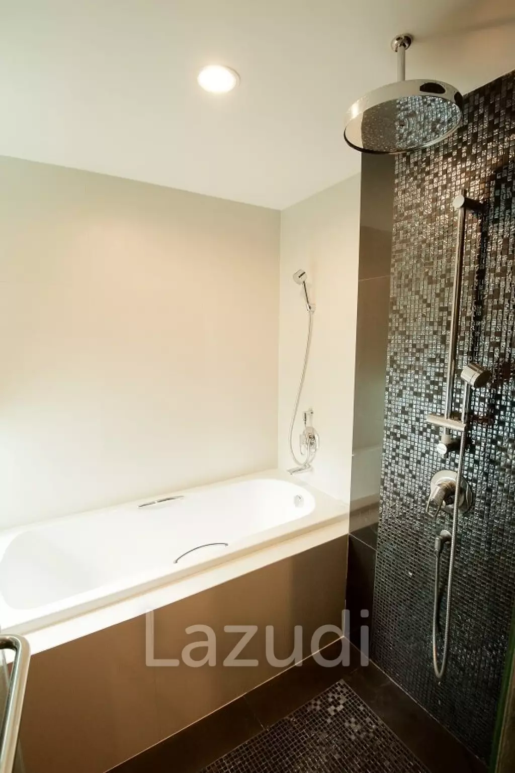 2 Bedroom The Crest Sukhumvit 24 Condominium, Bangkok
