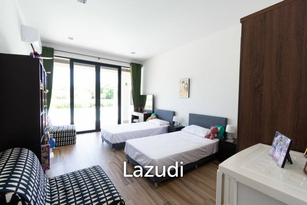 1,600 Sqm 5 Bed 6 Bath Villa For Sale