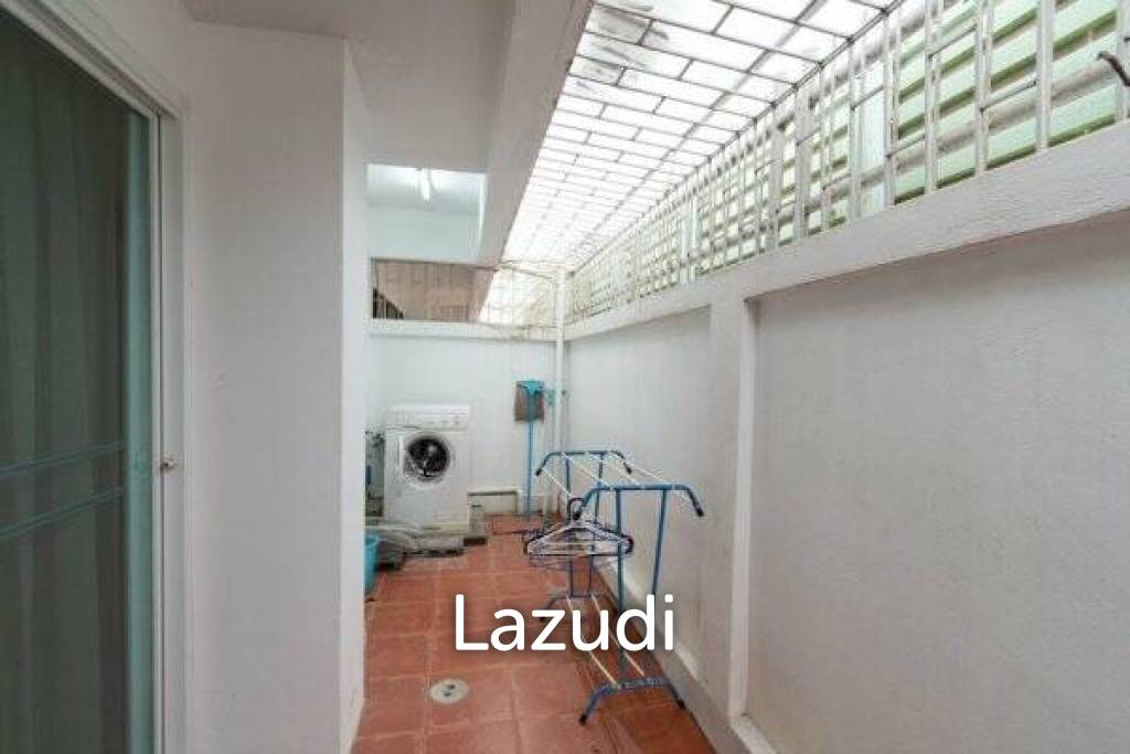 240 Sqm 4 Bed 4 Bath Townhouse For Sale