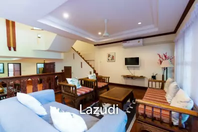 Townhouse 3 storey close to the beach in Khao Ta Kieb
