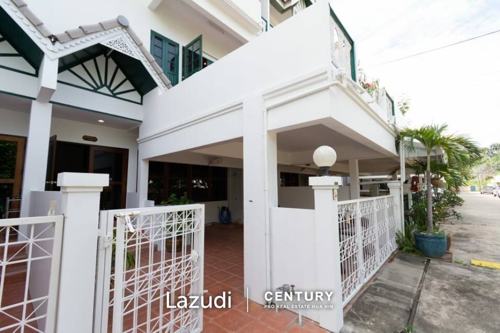 Townhouse 3 storey close to the beach