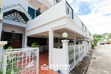Townhouse 3 storey close to the beach