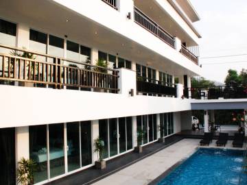 15 room Boutique resort close to Bangtao Beach