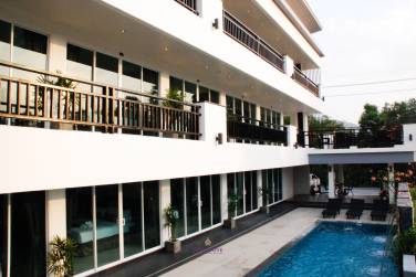 15 room Boutique resort close to Bangtao Beach