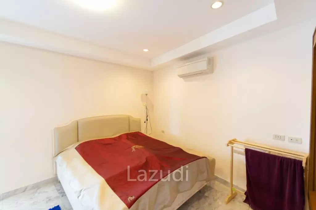Nice 2 bed Condo near the beach