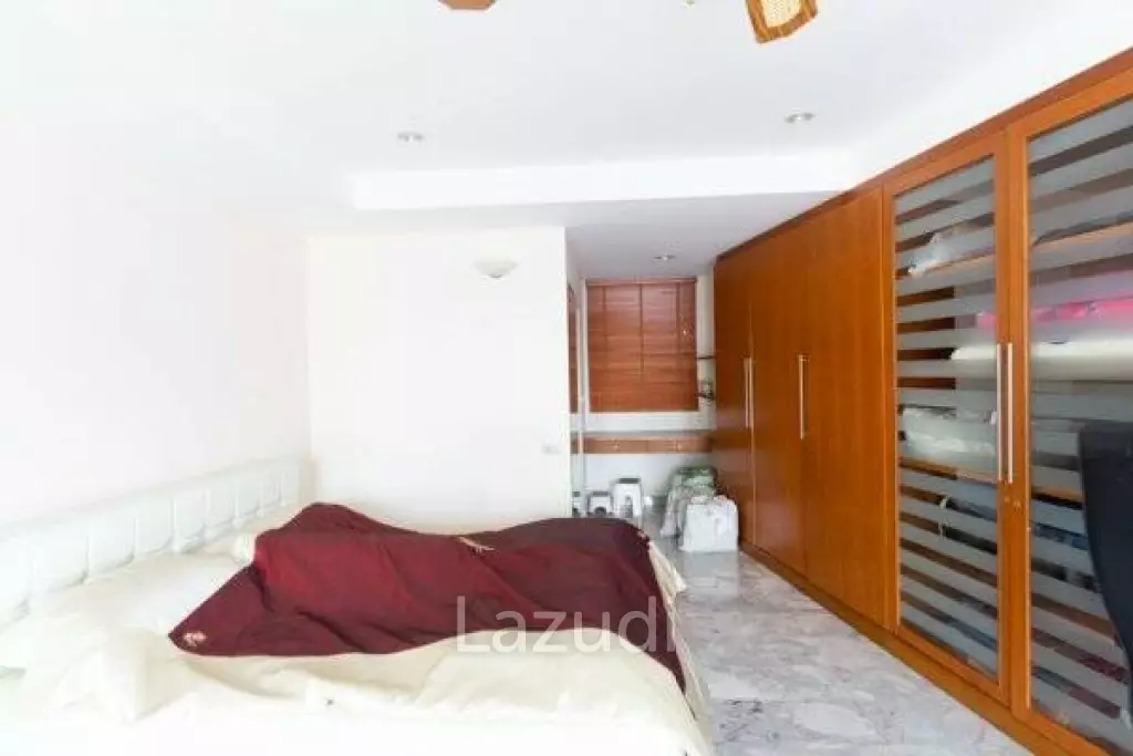 Nice 2 bed Condo near the beach