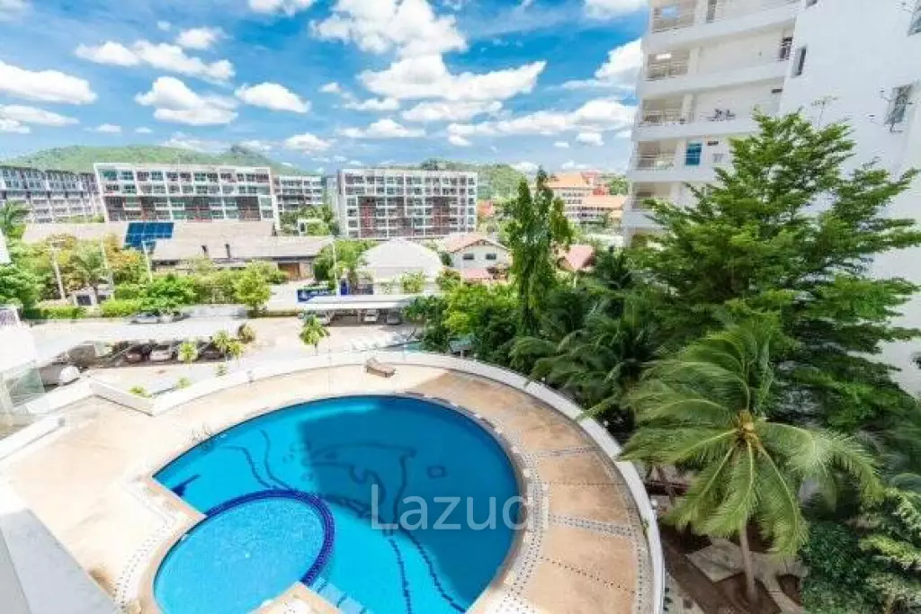 Nice 2 bed Condo near the beach
