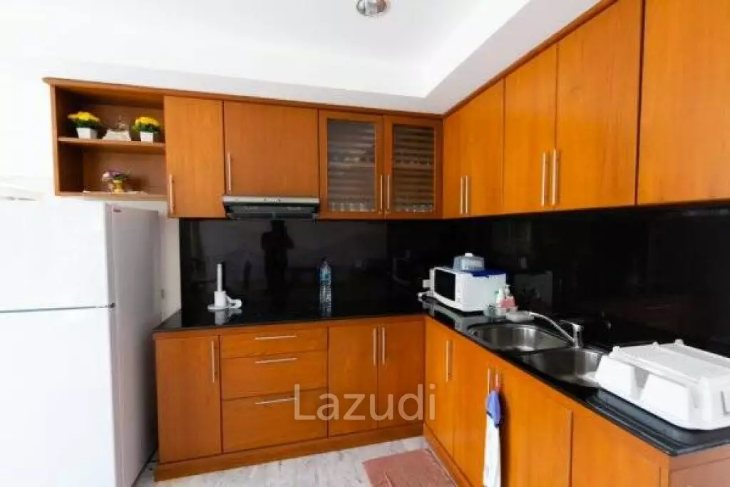 Nice 2 bed Condo near the beach