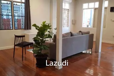 3 Bed 216 sq.m. Detached House For Sale