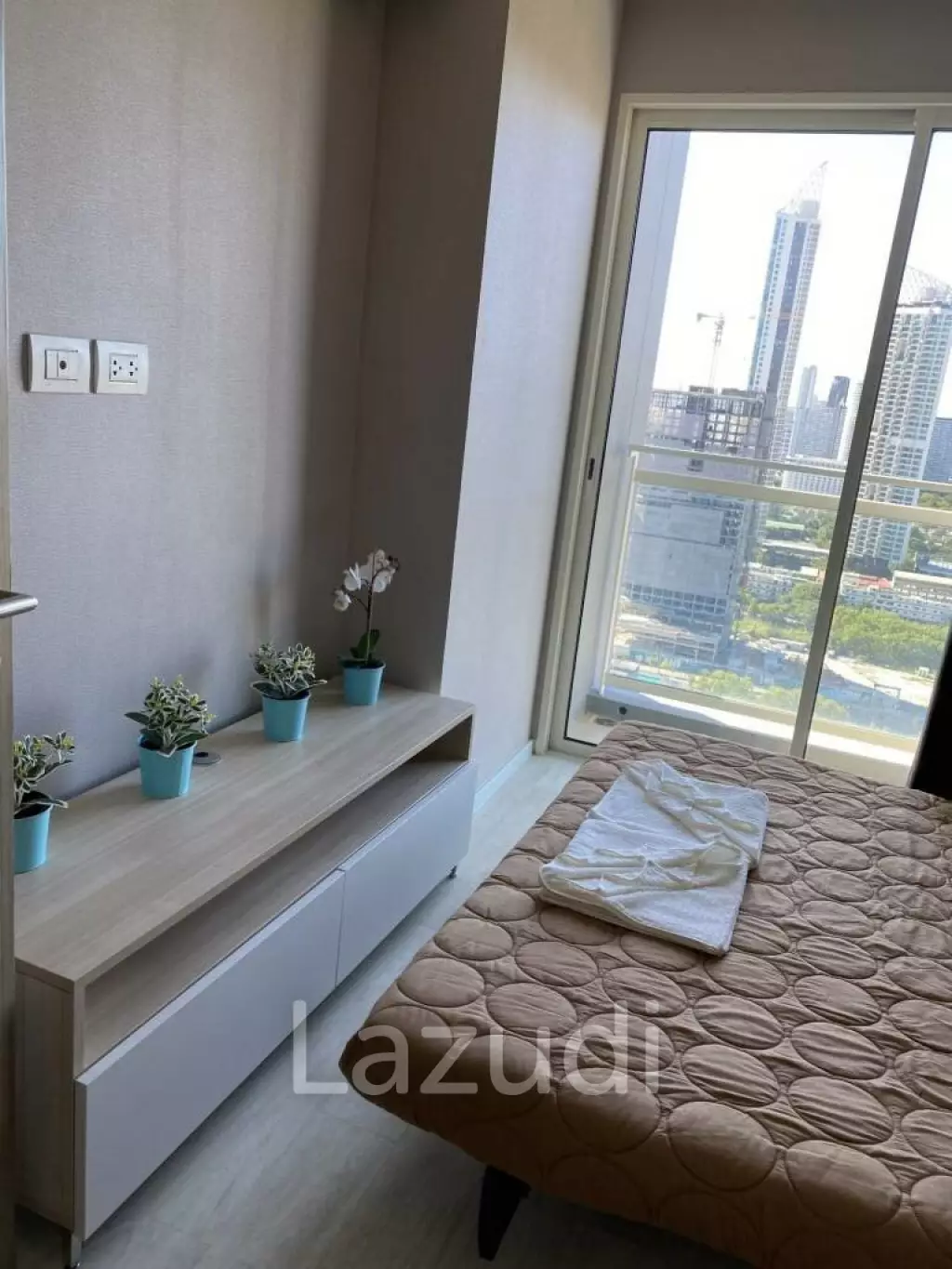 3 brs beachfront condo for sale