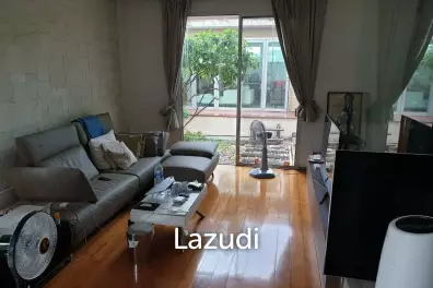 4 Bed 450 sq.m. Detached House For Sale