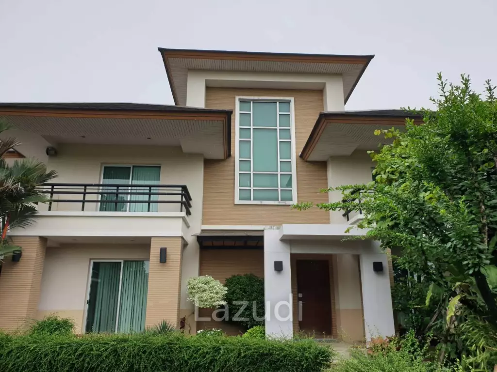 4 Bed 450 sq.m. Detached House For Sale