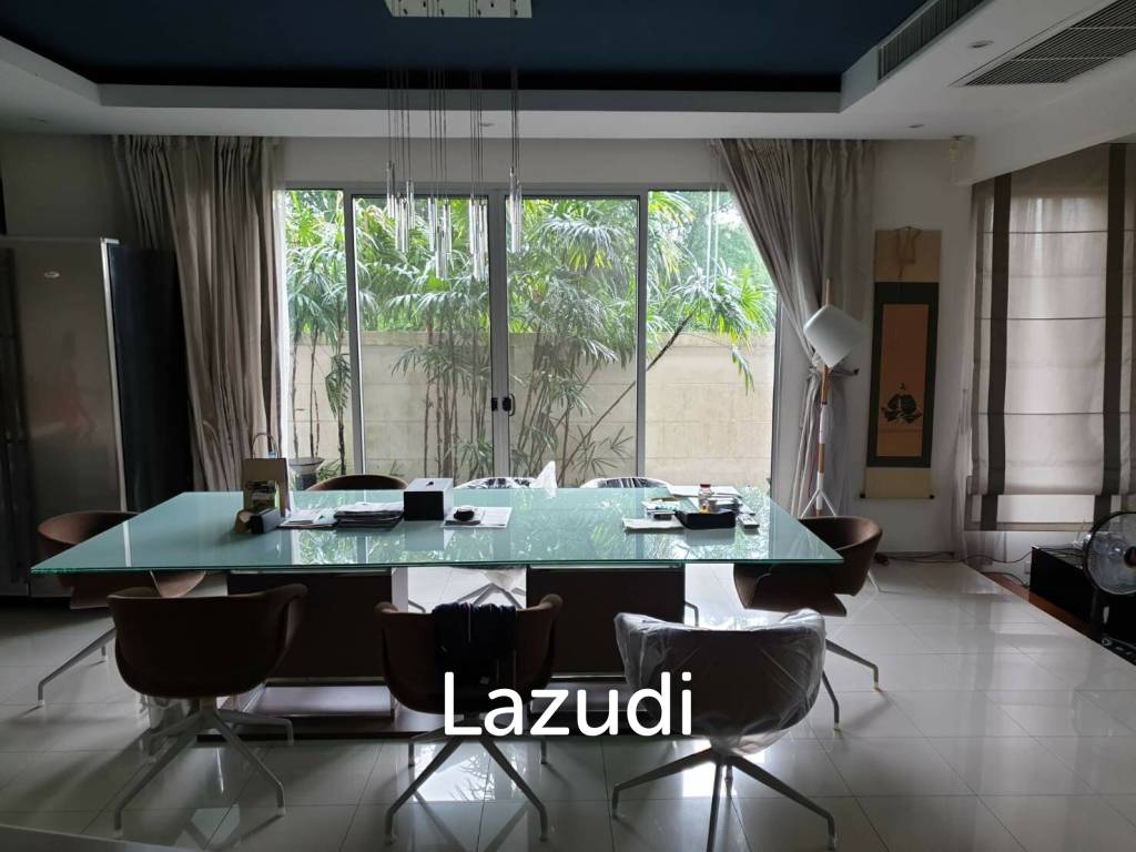 4 Bed 450 sq.m. Detached House For Sale