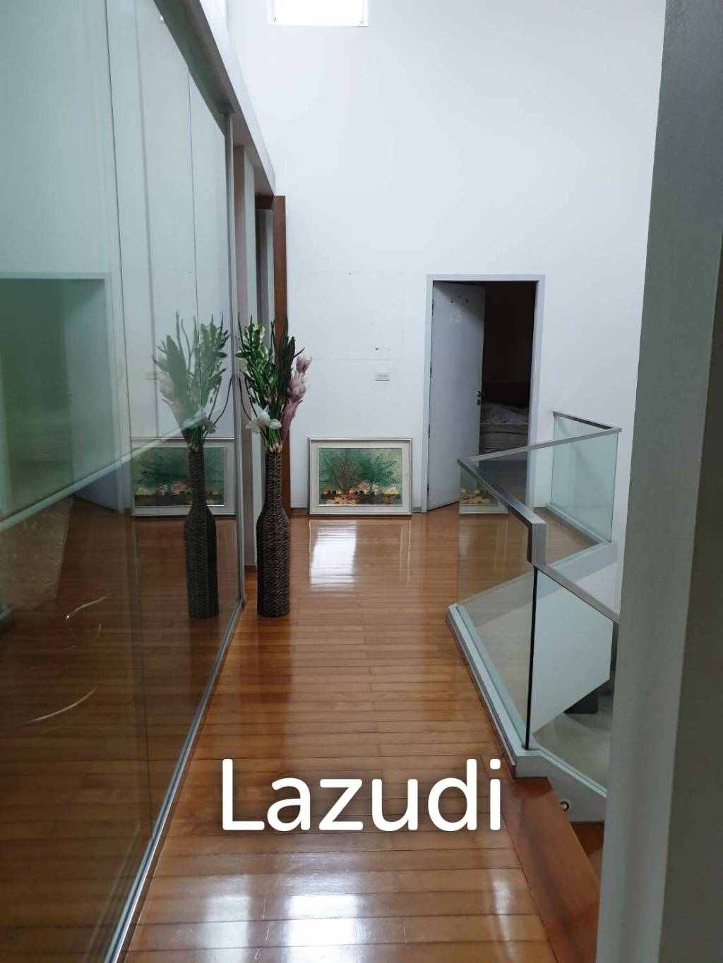 4 Bed 450 sq.m. Detached House For Sale