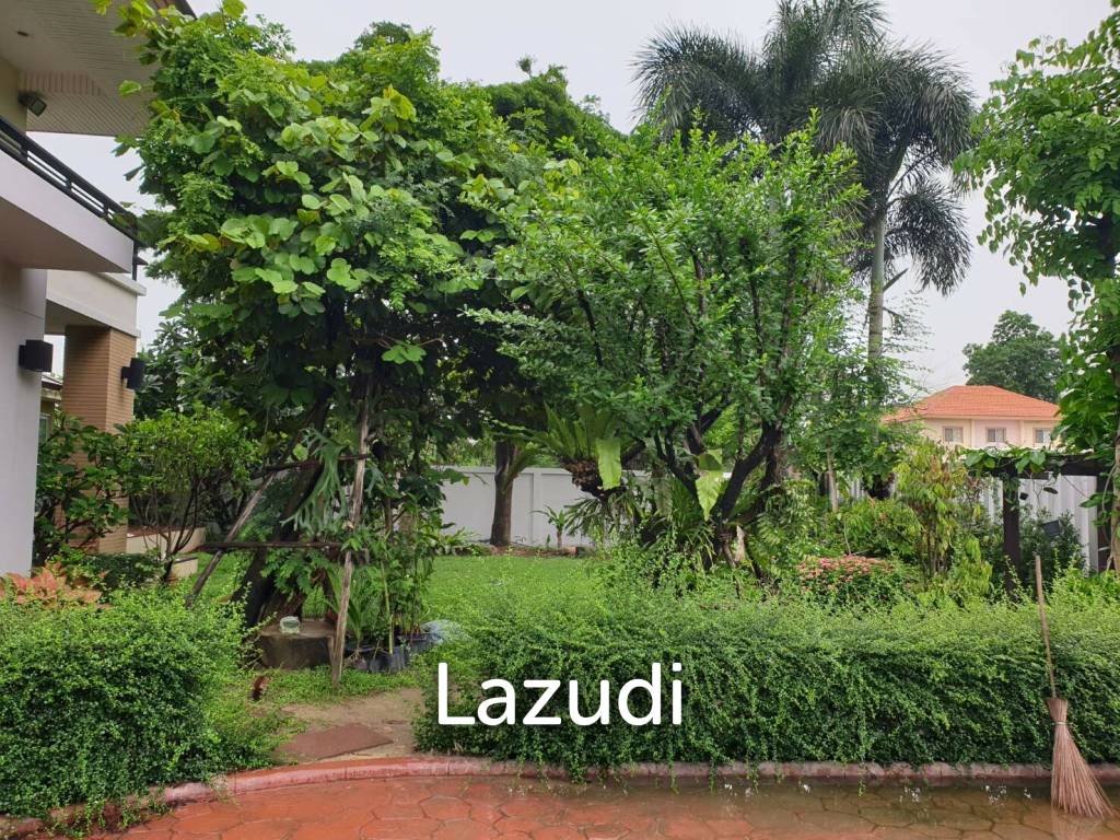 4 Bed 450 sq.m. Detached House For Sale