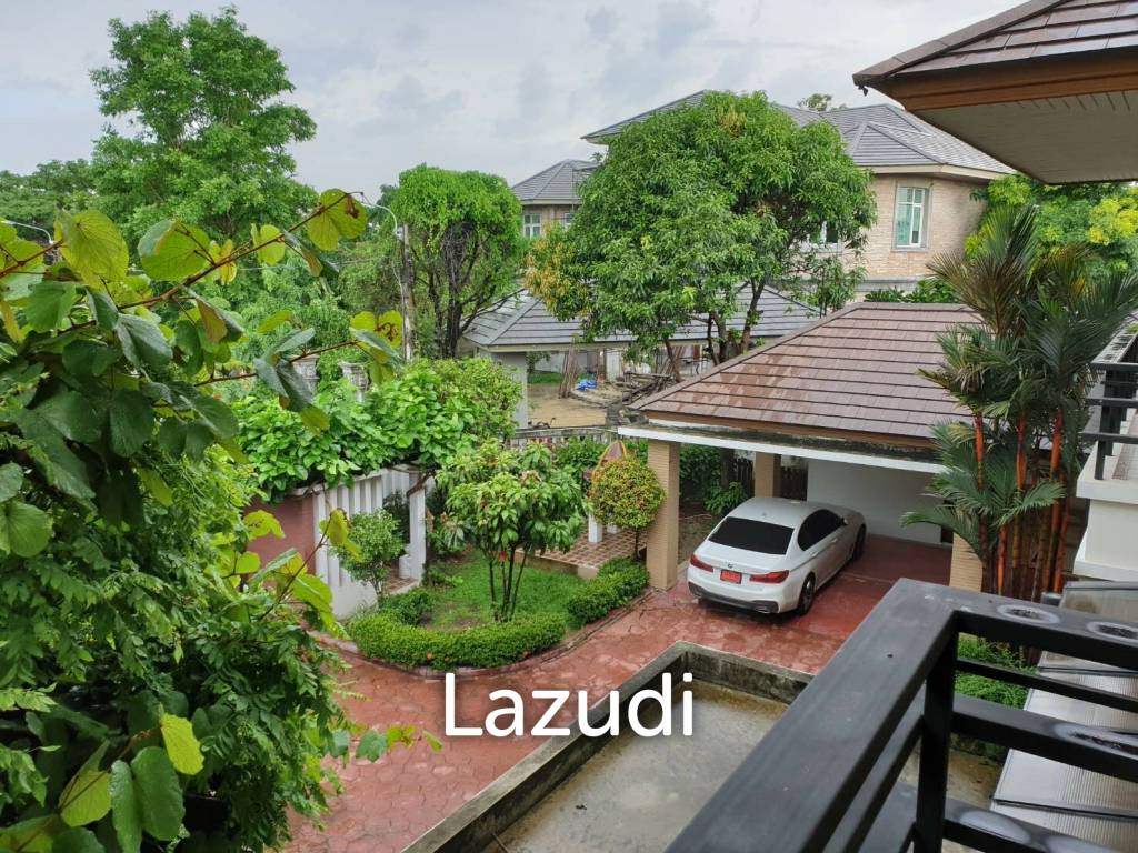 4 Bed 450 sq.m. Detached House For Sale