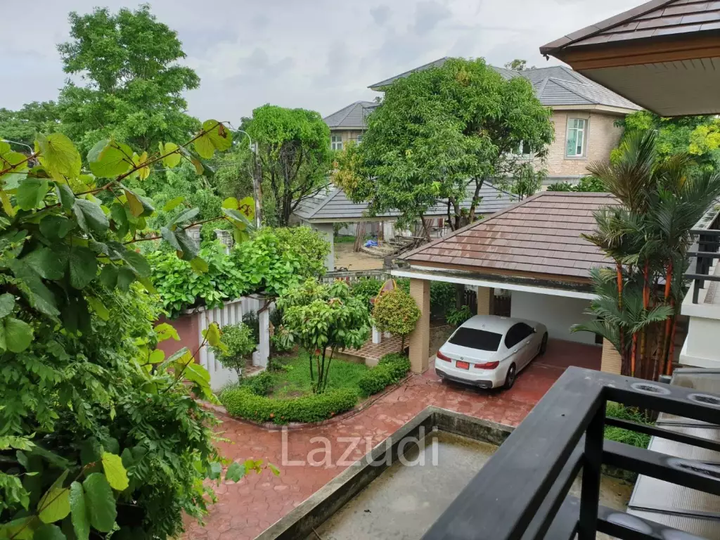 4 Bed 450 sq.m. Detached House For Sale