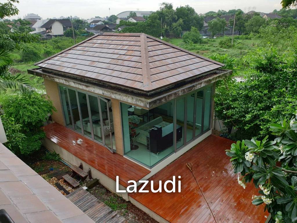 4 Bed 450 sq.m. Detached House For Sale