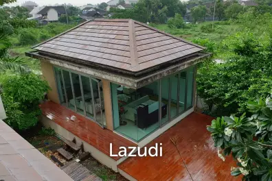 4 Bed 450 sq.m. Detached House For Sale
