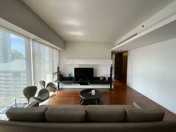 2 Beds 138 sq.m. Hansar Rajdamri For Sale