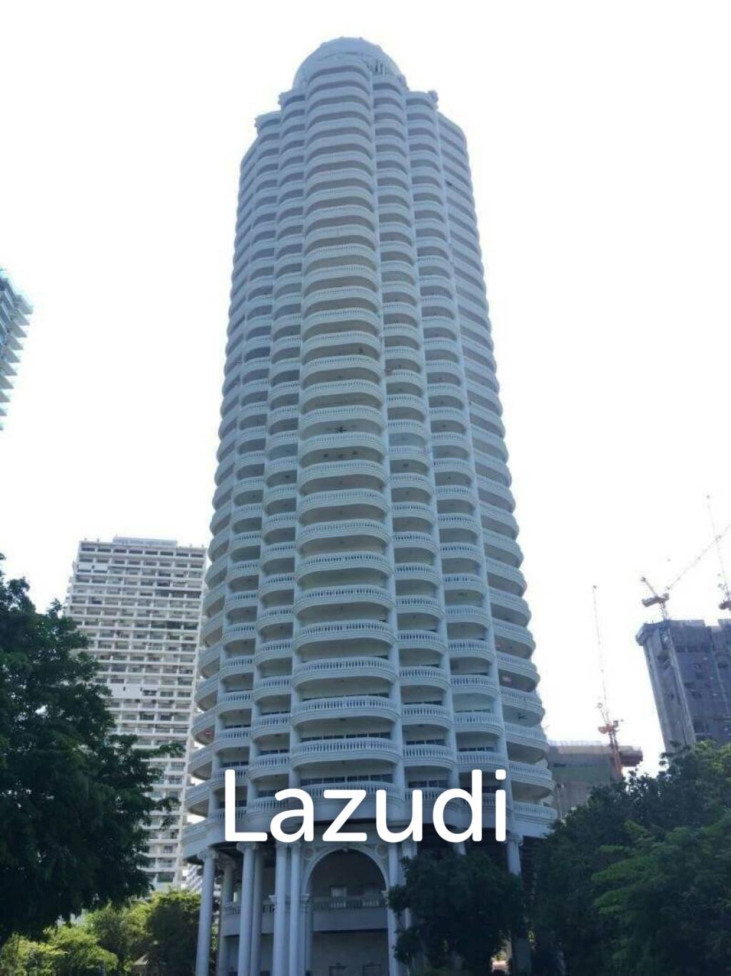 3 brs beachfront condo for Sale