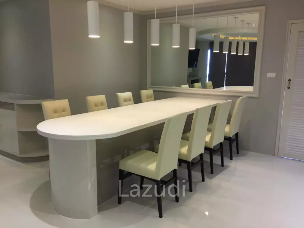 3 brs beachfront condo for Sale