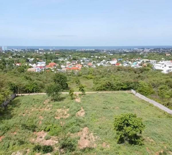 Elevated Large land plot of 4.72 Rai close to the town and has seaviews Elevated Large land plot of 4.72 Rai close to the town and has seaviews
