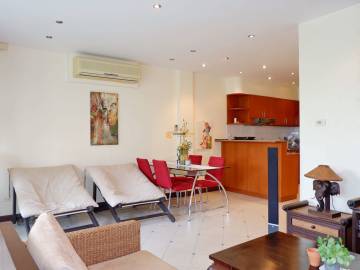 2 bed Condo in Sunrise Beach Resort And Residence in Na Jomtien C002371