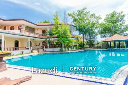Ultra-Luxurious Villa in Hua Hin with Lush Gardens